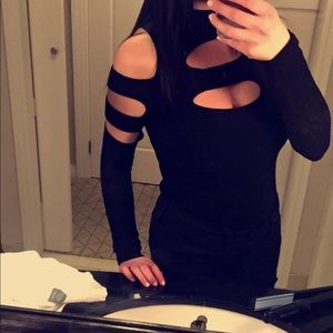 BLACK CUT OUT EXPRESS TOP